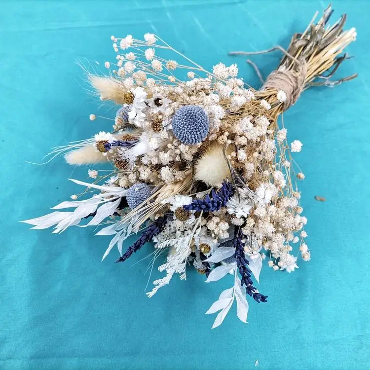 Dried Natural Lavender Bouquet – Elegant & Timeless Floral Décor