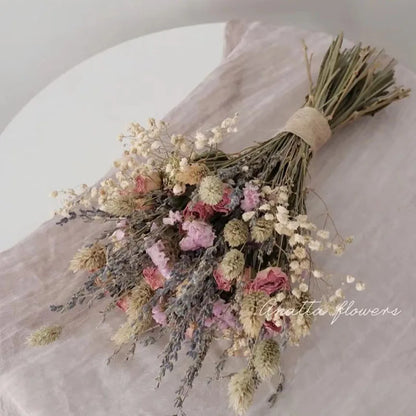 Dried Natural Lavender Bouquet – Elegant & Timeless Floral Décor