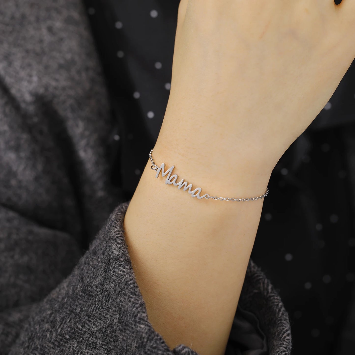 Mama Letters Stainless Steel Bracelet – Elegant Mother’s Day Gift 💖