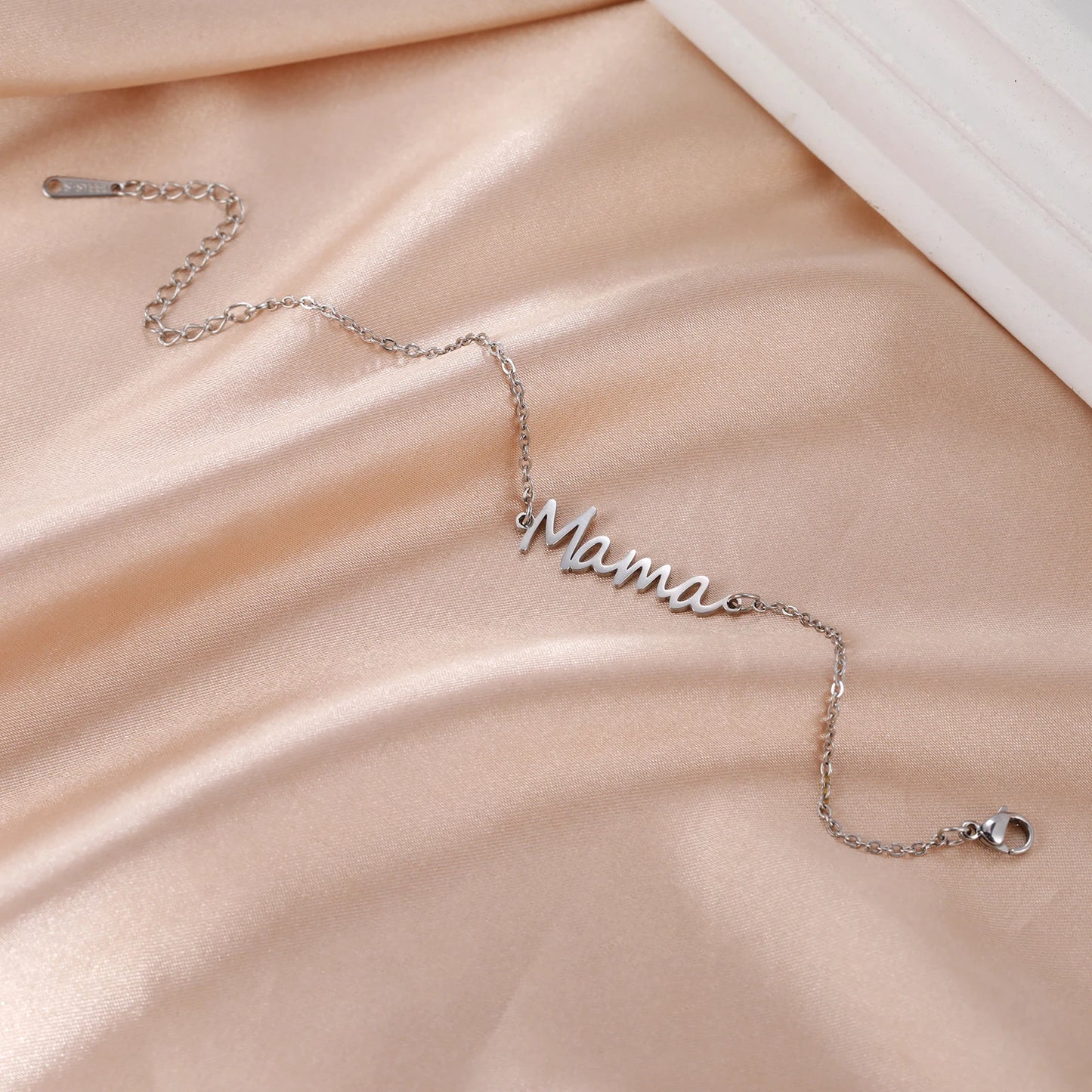 Mama Letters Stainless Steel Bracelet – Elegant Mother’s Day Gift 💖